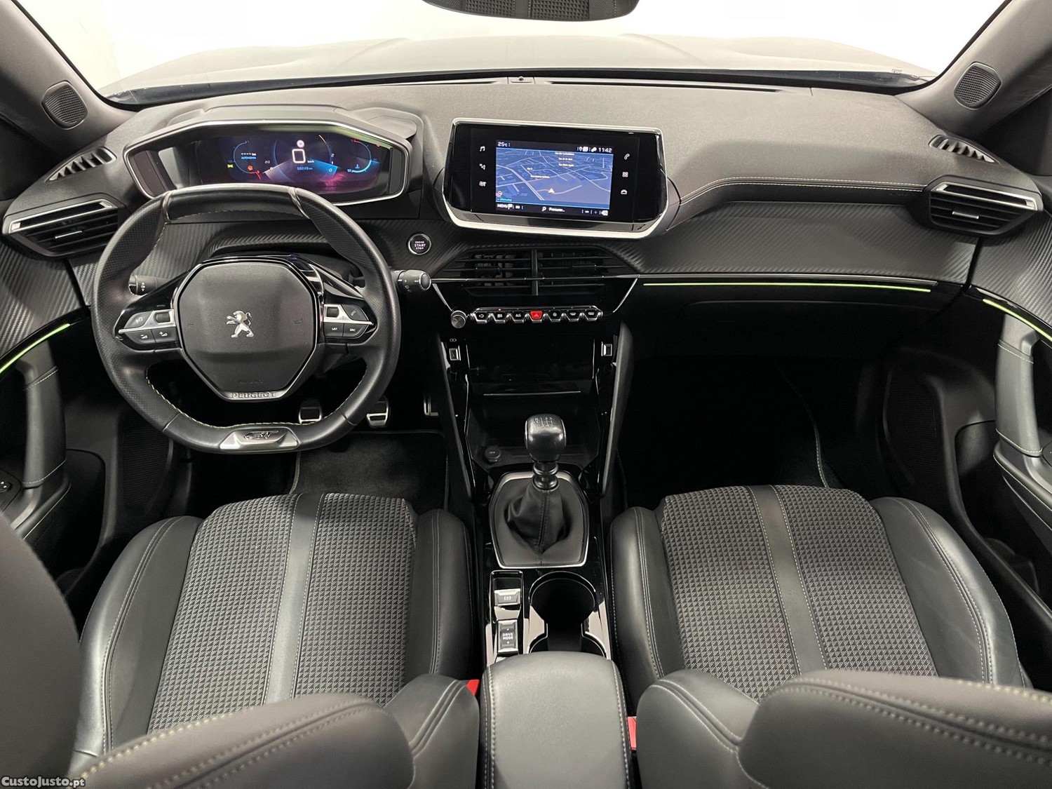 Peugeot 2008 1.2 Pure Tech GT — fotografia 6