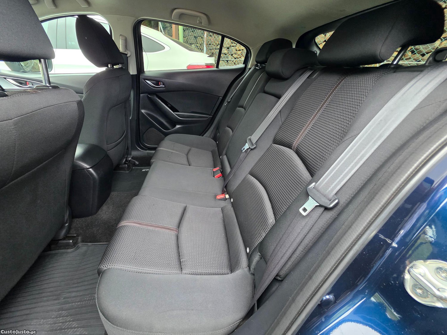 Mazda 3 1.5 SKY-D EXCELLENCE — fotografia 27