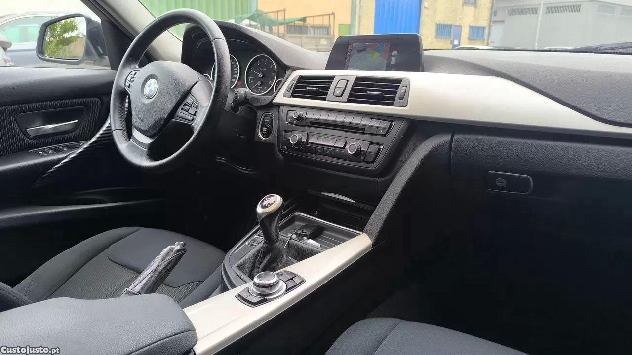 BMW 318 D xdrive line luxury — fotografia 14