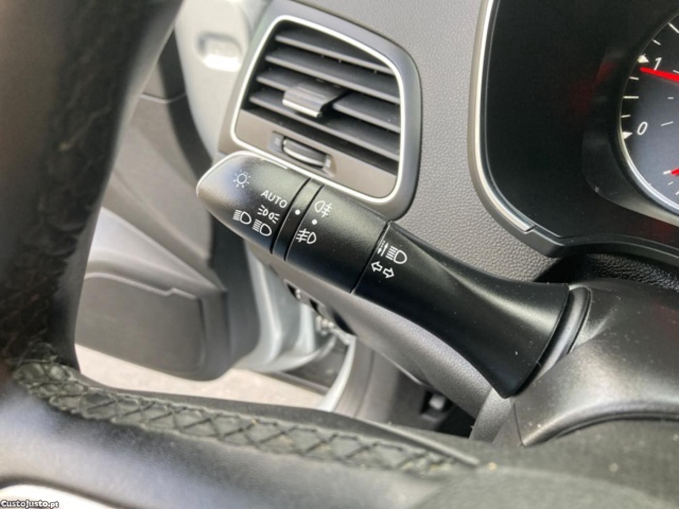 Renault Mégane 1.5 Blue dCi Limited — fotografia 10