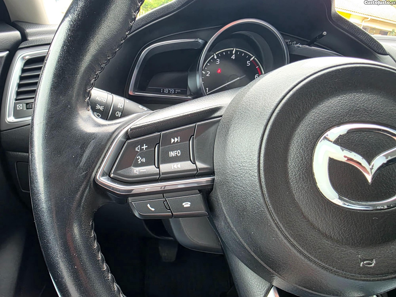 Mazda 3 1.5 SKY-D EXCELLENCE — fotografia 10