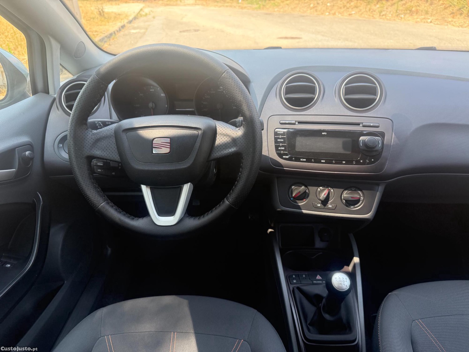 SEAT Ibiza 1.2 TDI STYLE — fotografia 3