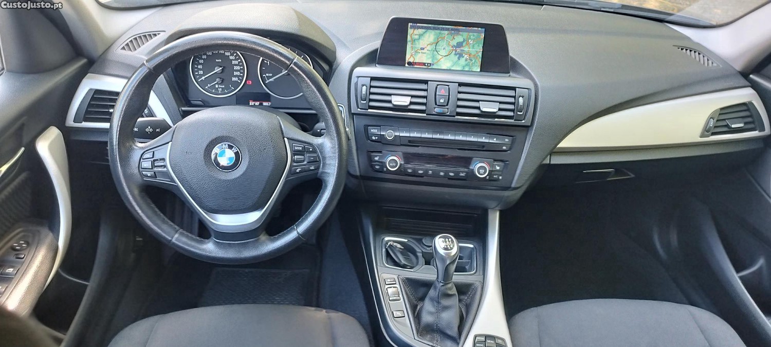 BMW 116 GPS; Bancos aquecidos; Bluetooth; Ar condicionado automático, Etc. — fotografia 16