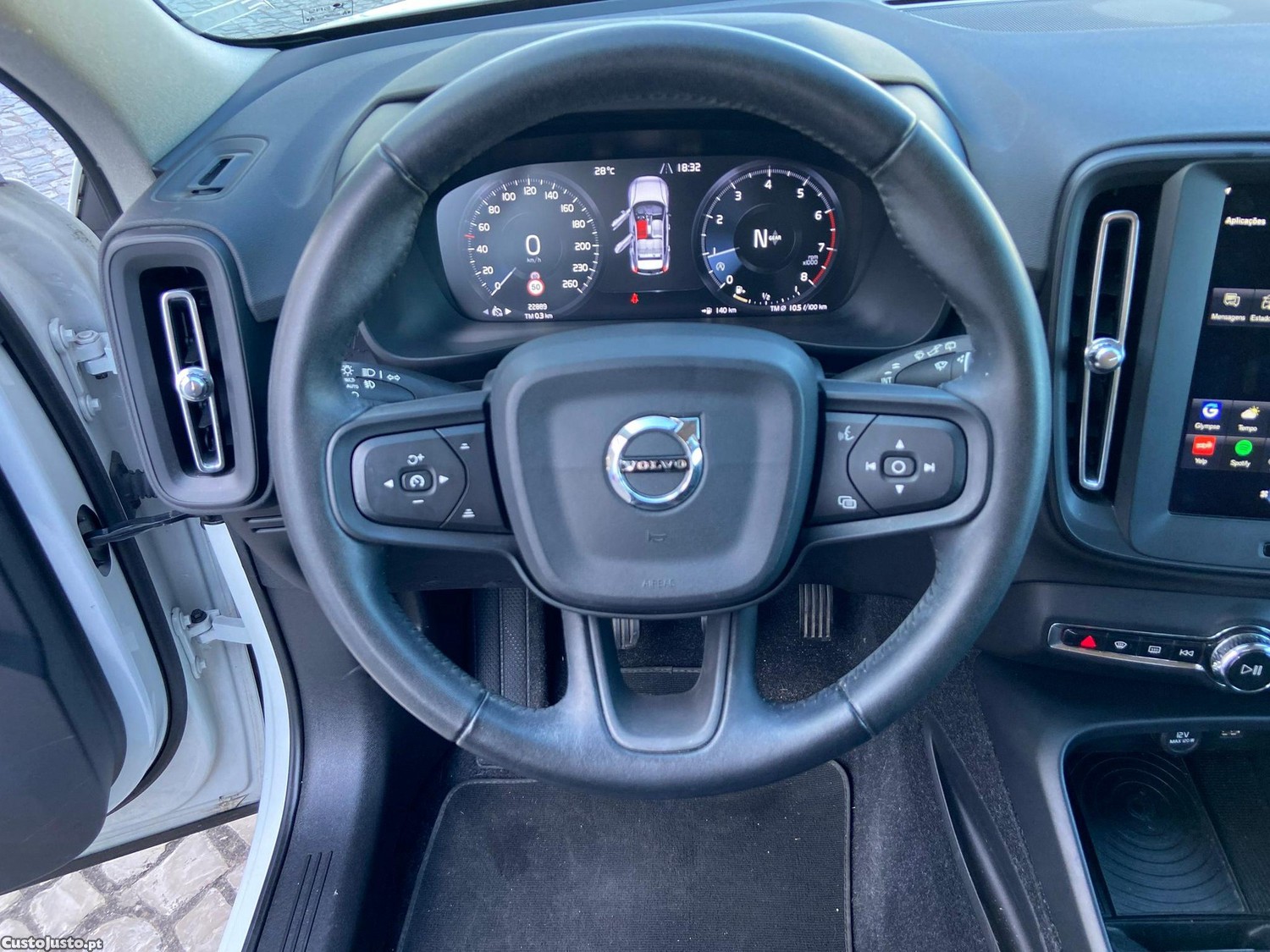 Volvo XC 40 1.5 T3 Tech Edition — fotografia 3