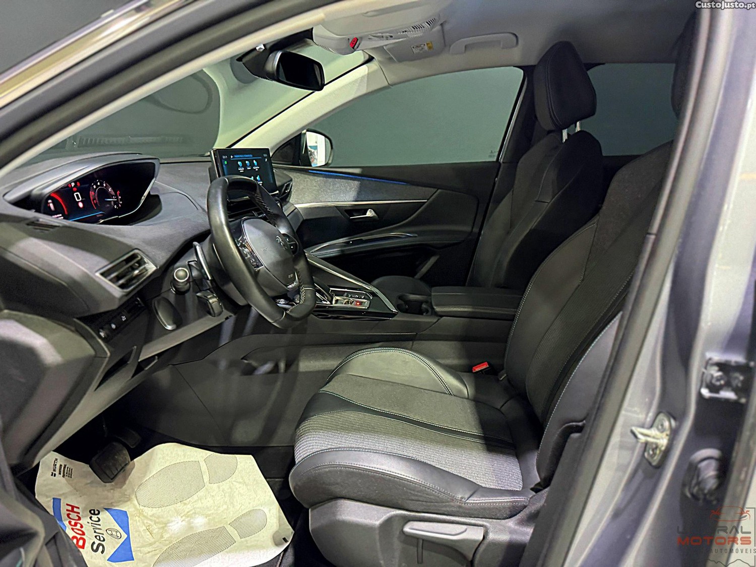 Peugeot 3008 1.2 PureTech Allure Pack EAT8 — fotografia 11