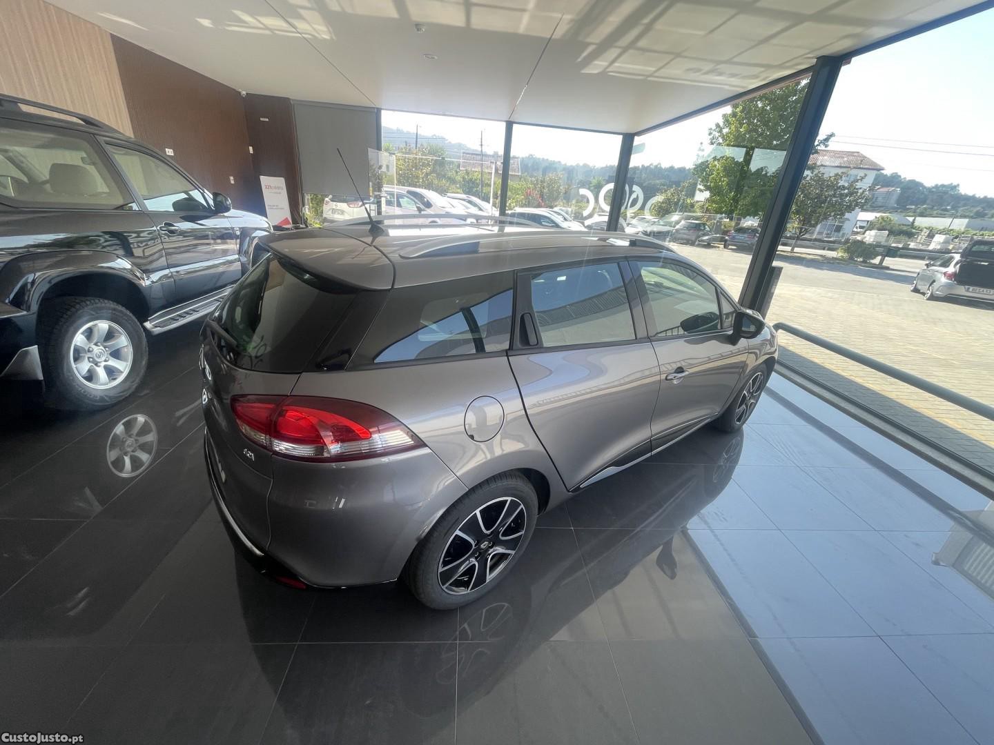 Renault Clio 1.5 dCi Confort — fotografia 3