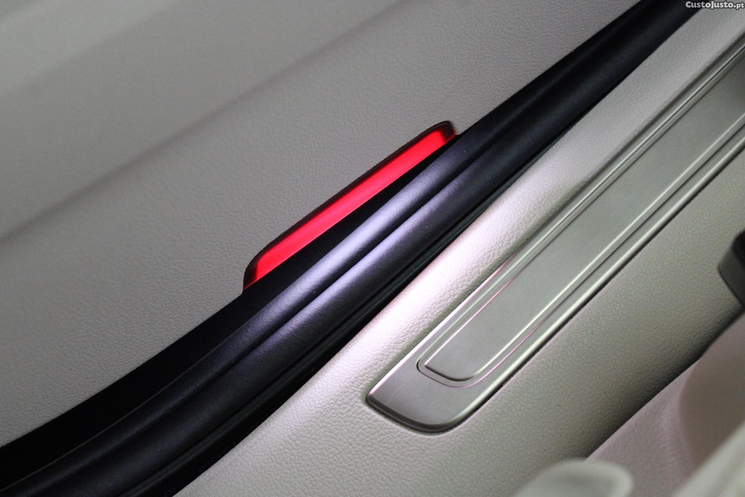 Volkswagen Passat VARIANT 2.0 TDI HIGHLINE DSG (AUTO) — fotografia 19