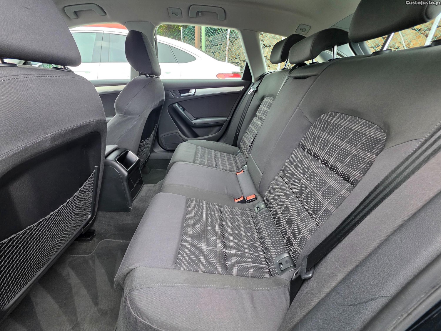 Audi A4 AVANT 2.0 TDI ULTRA 177CV — fotografia 21