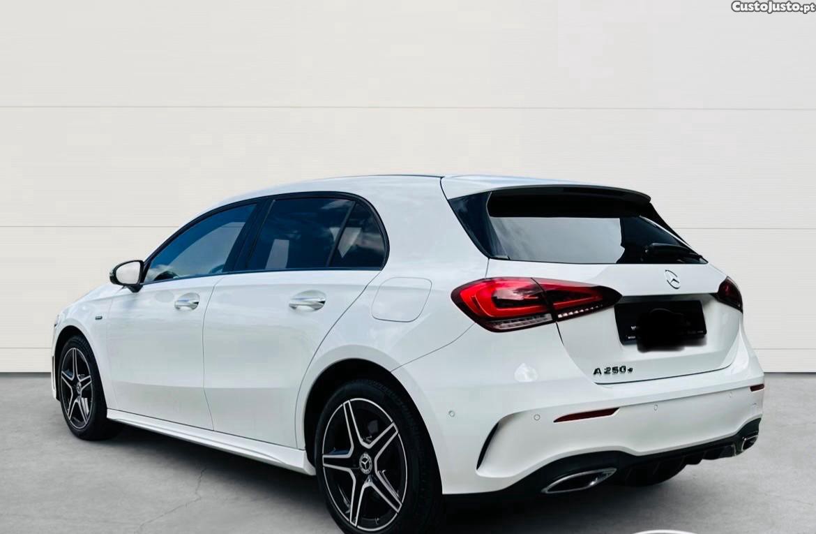 Mercedes-Benz A 250 AMG e Híbrido PlugIn — fotografia 6