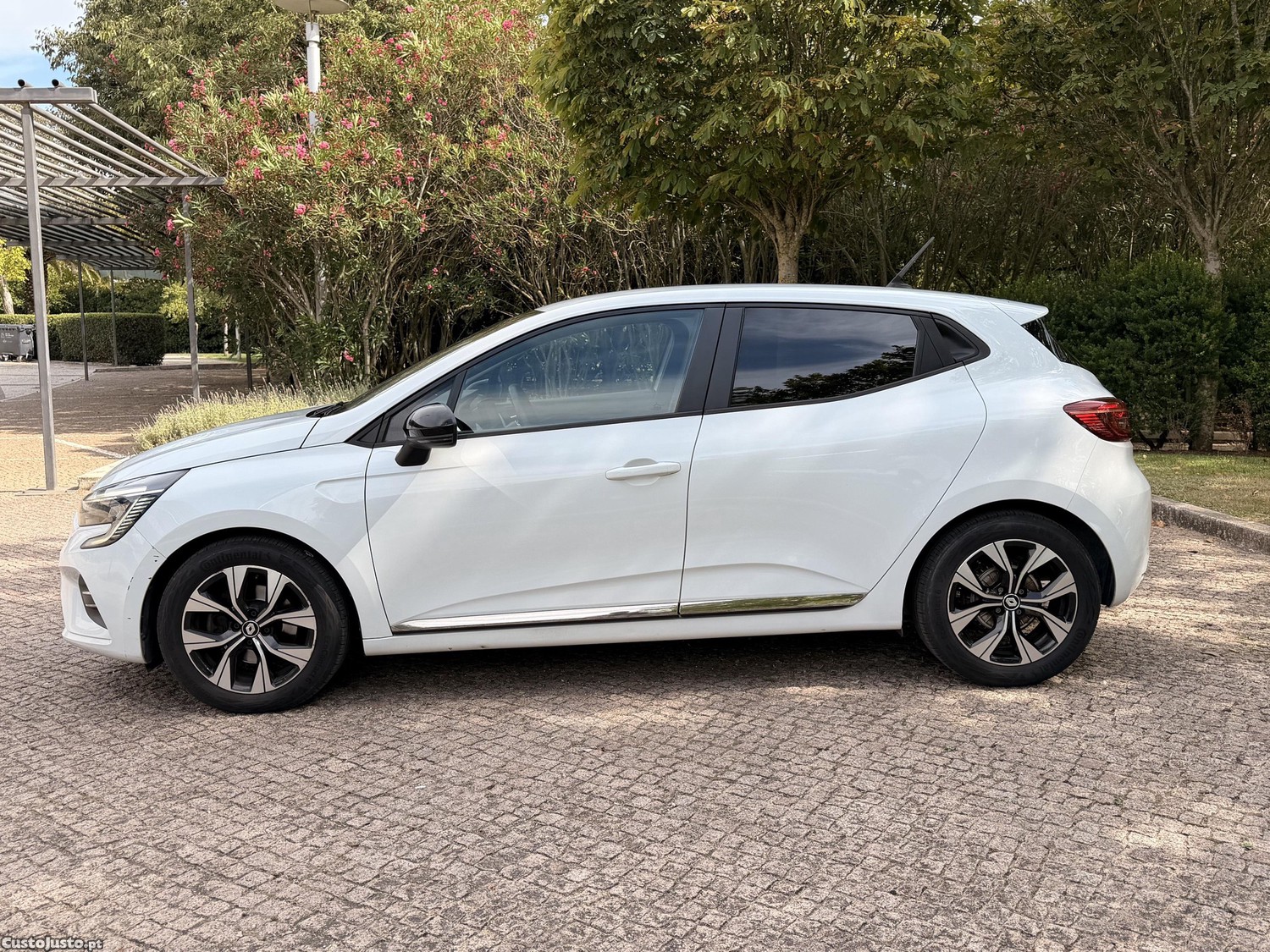 Renault Clio 1.5 Blue dci Techno — fotografia 11