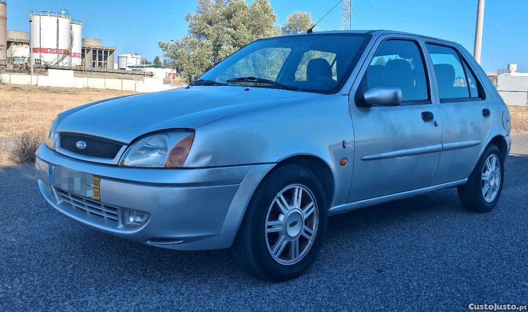 Ford Fiesta ghia — fotografia 11