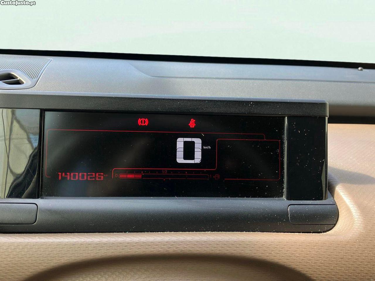 Citroën C4 Cactus 1.2 PureTech Shine — fotografia 9