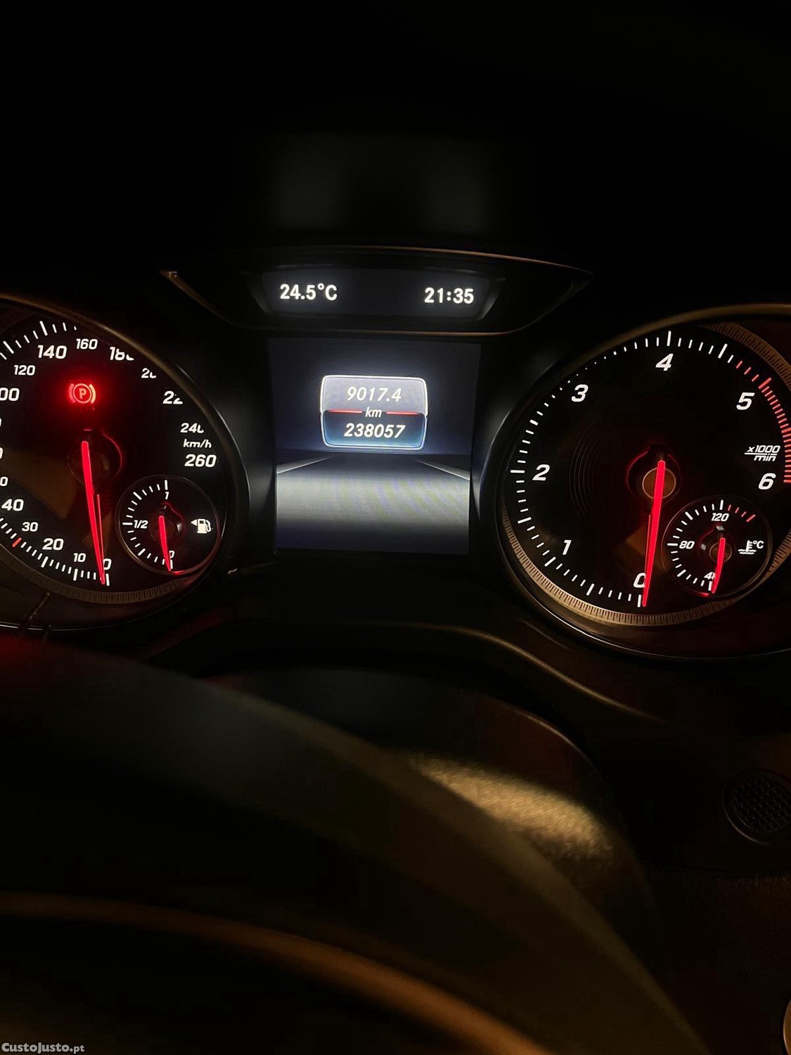 Mercedes-Benz CLA 200 d — fotografia 3
