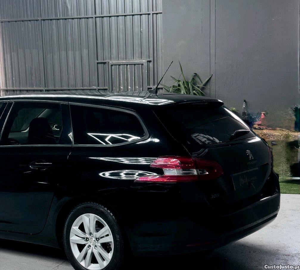 Peugeot 308 SW BlueHDi 130 EAT8 Stop & Start Allure Pack — fotografia 8