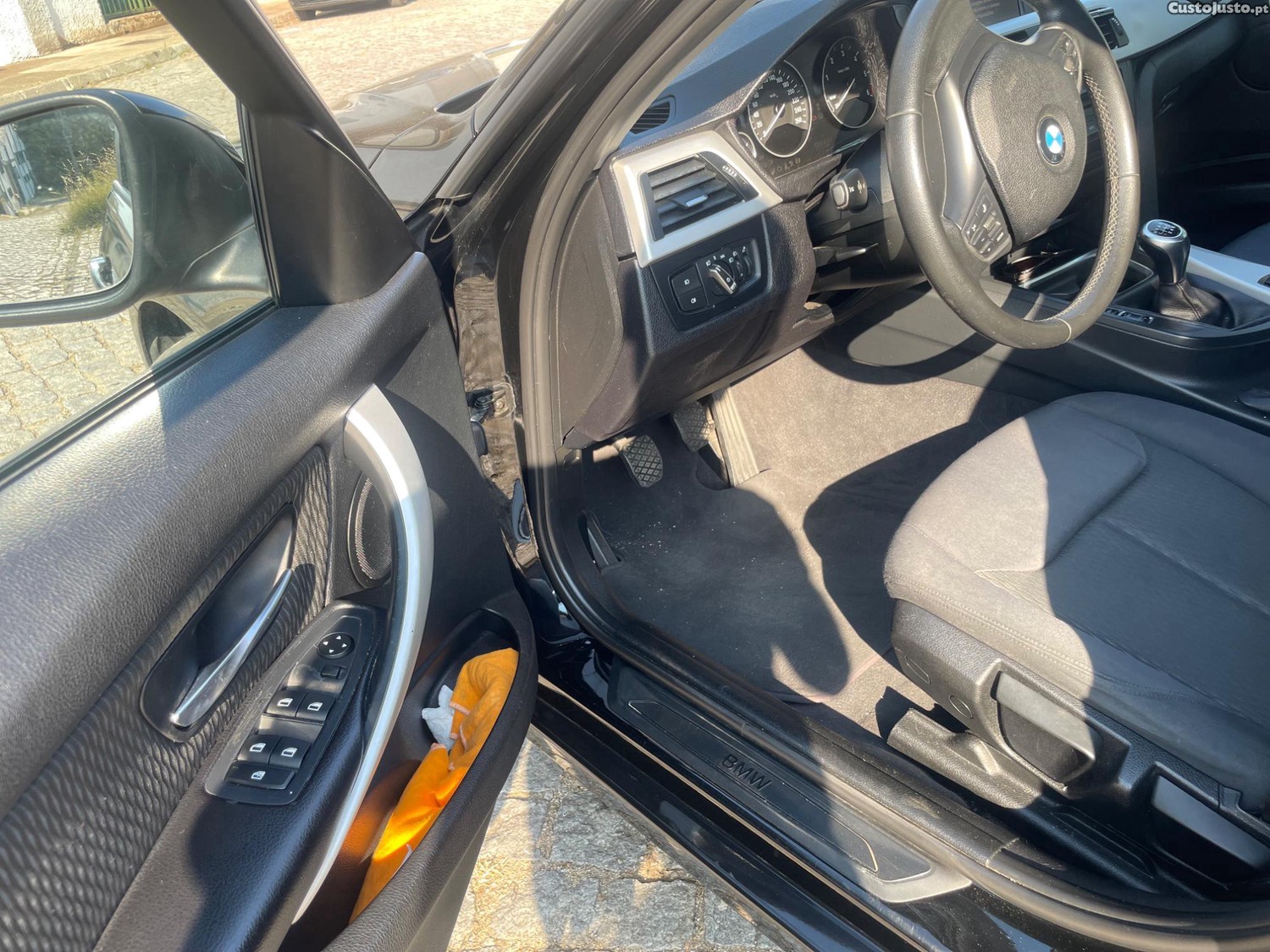 BMW 318 2.0 — fotografia 4