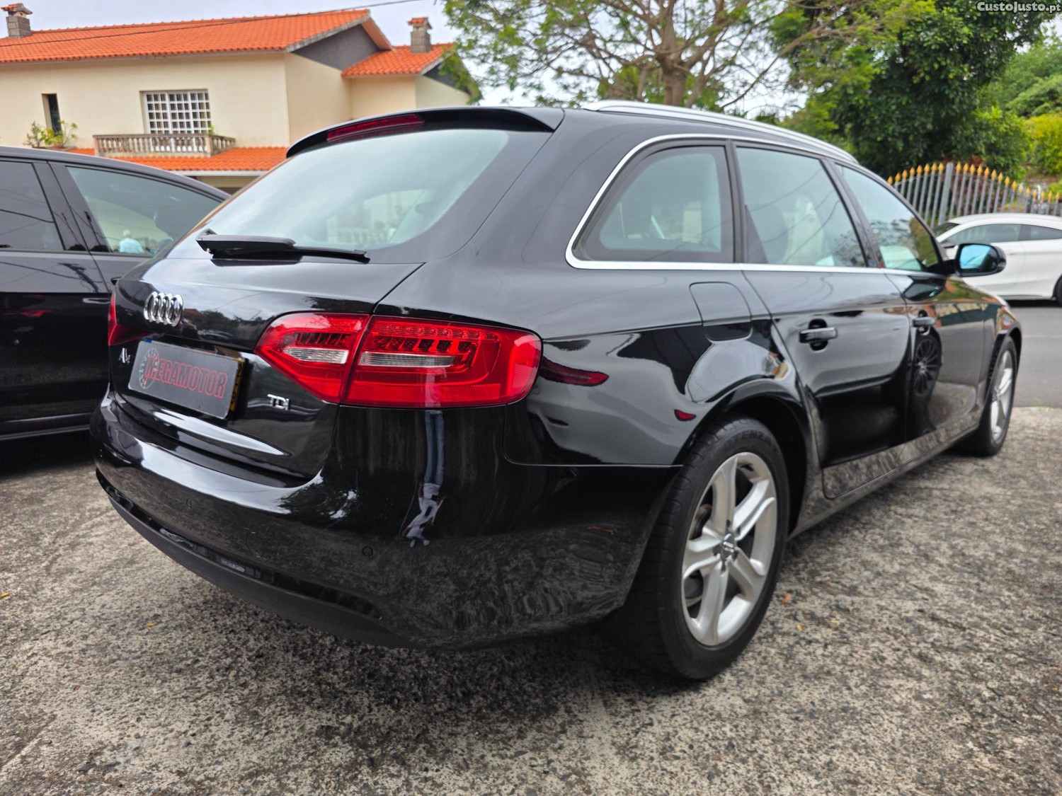 Audi A4 AVANT 2.0 TDI ULTRA 177CV — fotografia 25