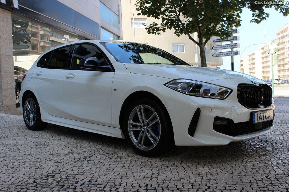 BMW 116 d Pack Desportivo M Auto — fotografia 16