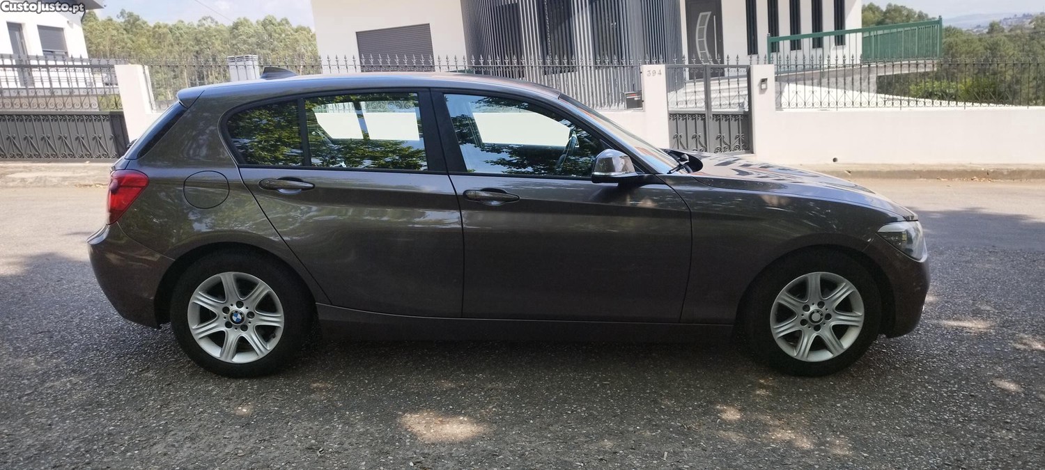 BMW 116 GPS; Bancos aquecidos; Bluetooth; Ar condicionado automático, Etc. — fotografia 12