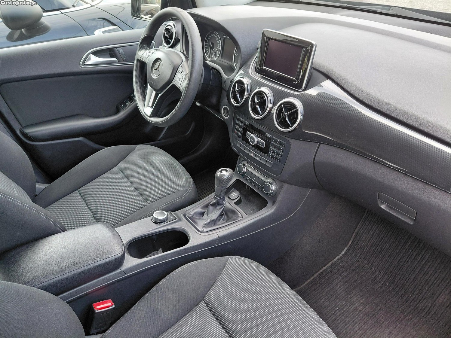 Mercedes-Benz B 180 classic — fotografia 8