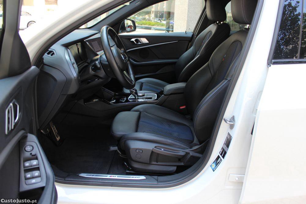 BMW 116 d Pack Desportivo M Auto — fotografia 5