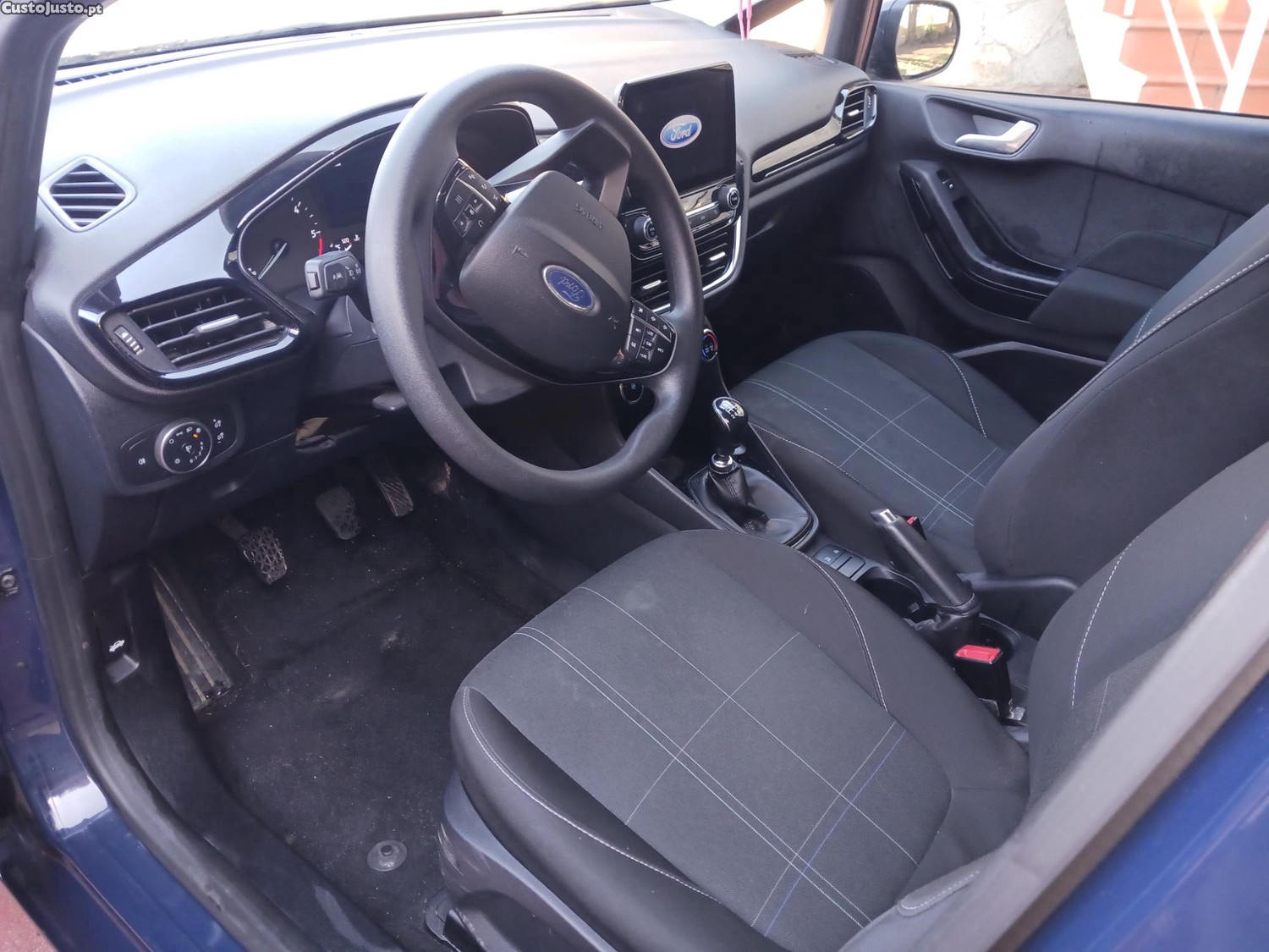 Ford Fiesta Active 1.5 tdci como novo — fotografia 4