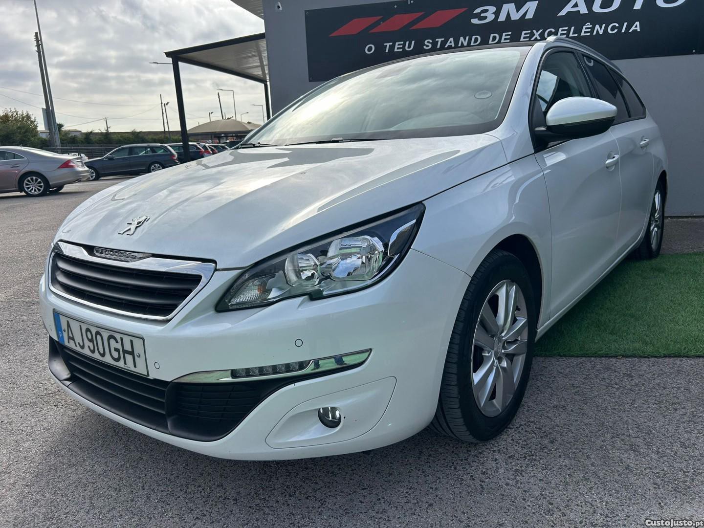 Peugeot 308 1.6 BlueHDi Allure — fotografia 12