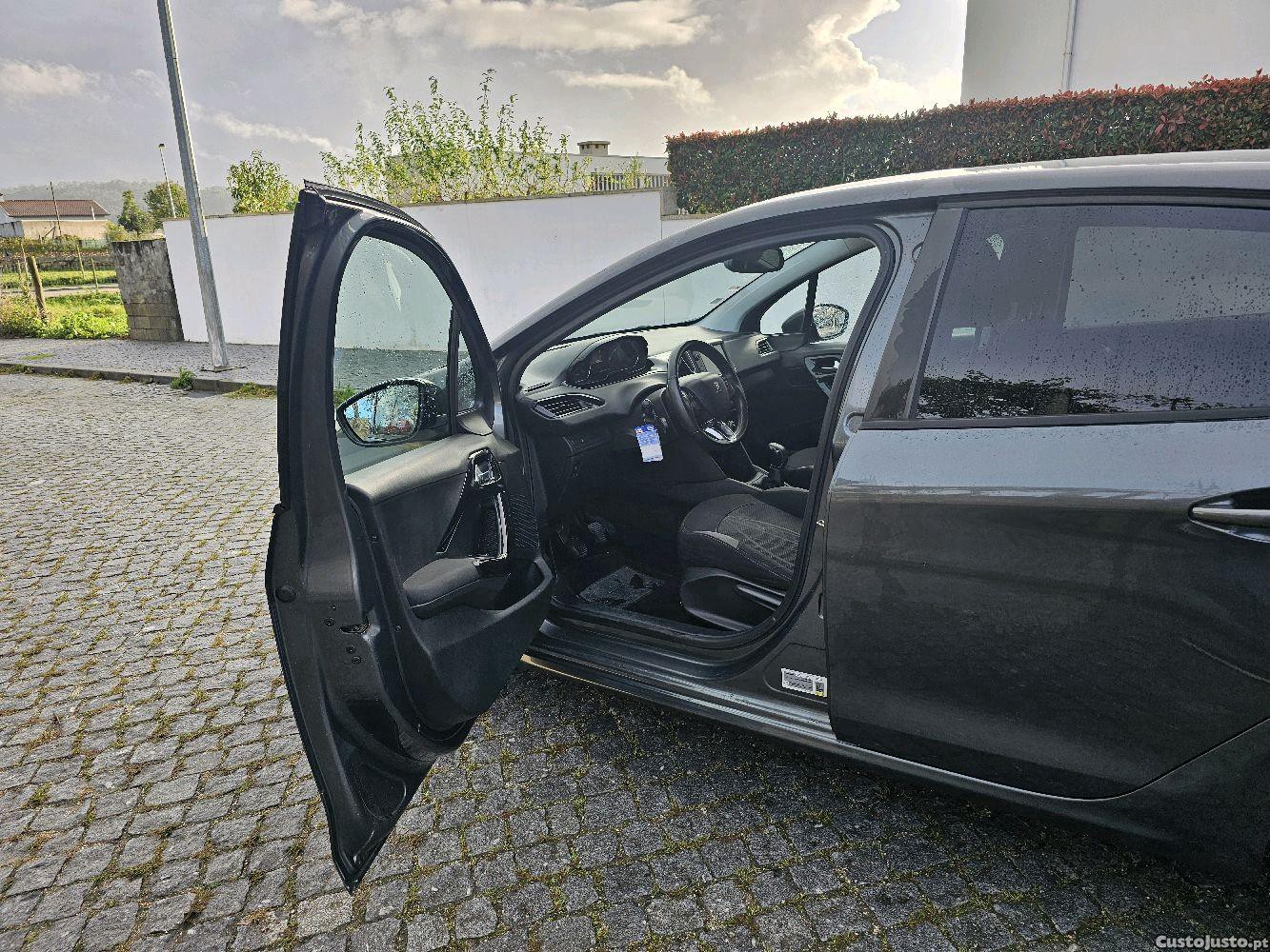 Peugeot 208 1.2 Active — fotografia 5