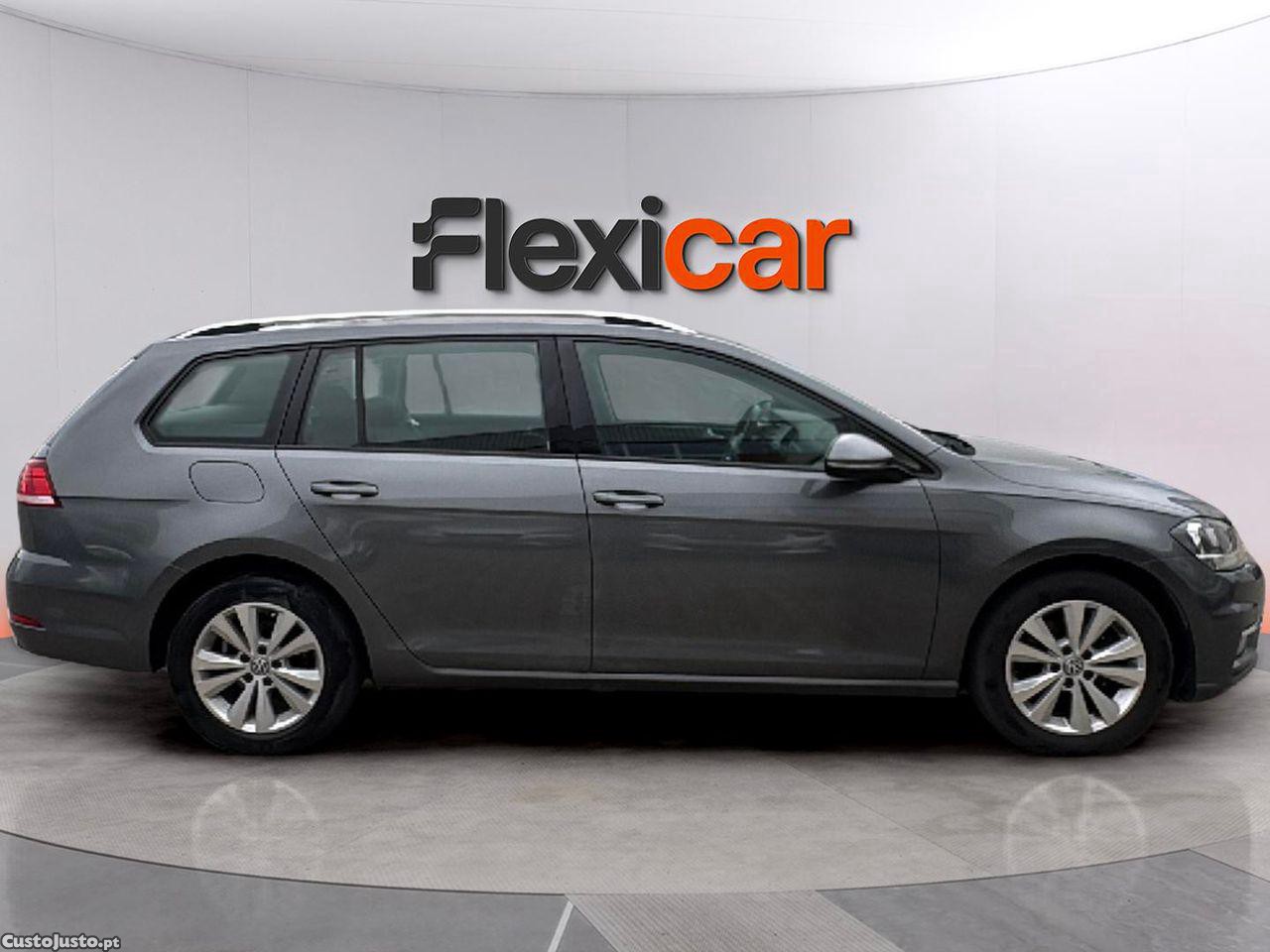 Volkswagen Golf Variant 1.6 TDi Confortline DSG — fotografia 9