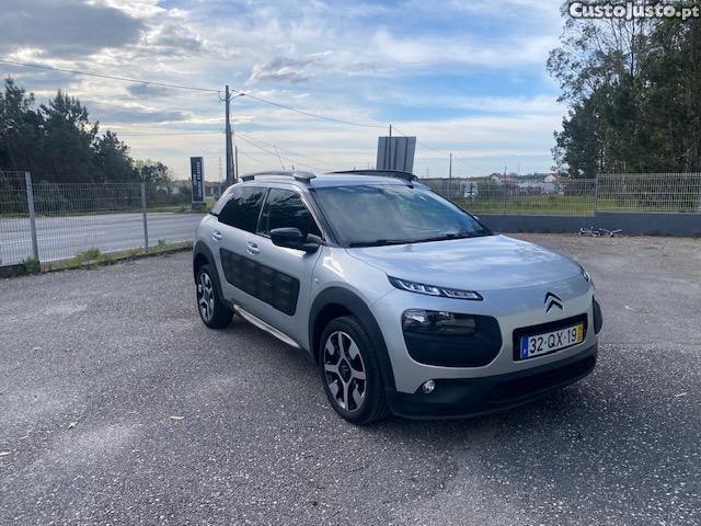 Citroën C4 Cactus 1.6 HDI 100 Cv Shine 2016 - 16 foto 2