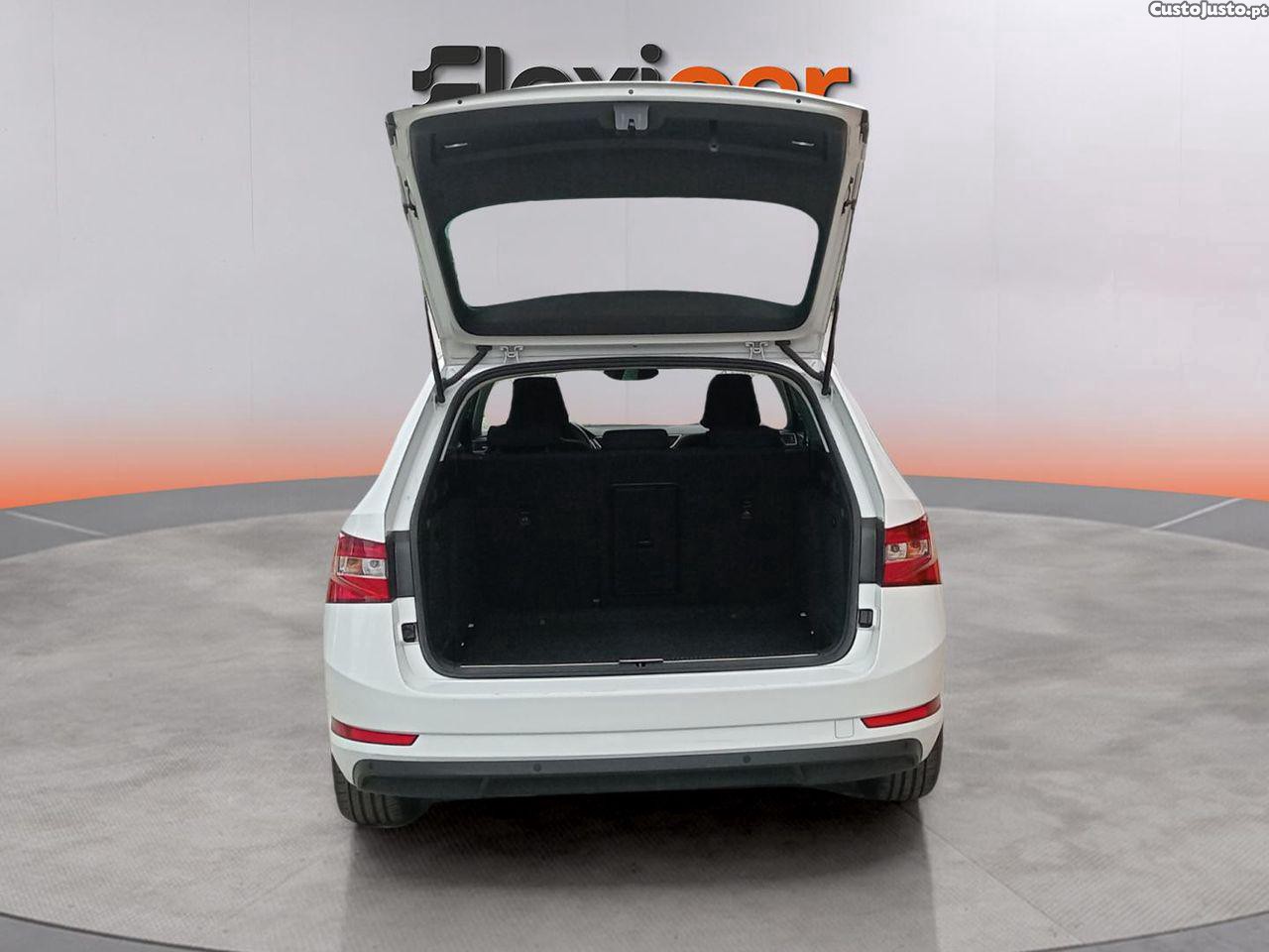 Skoda Superb Break 2.0 TDI Ambition DSG — fotografia 9