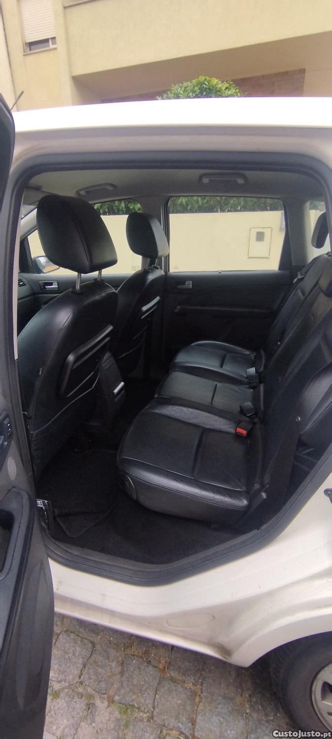 Ford Focus C Max Ghia — fotografia 3