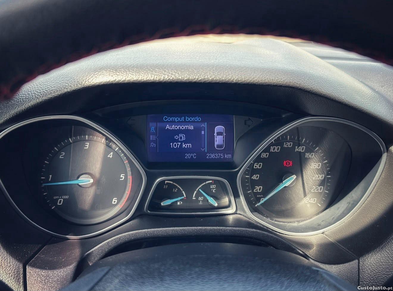 Ford Focus 1.6 Tdci sw — fotografia 2