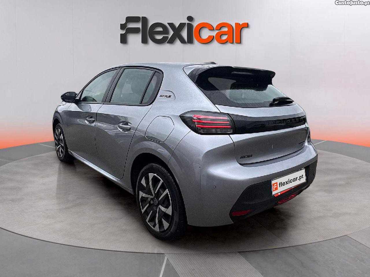 Peugeot 208 1.2 Hybrid Style e-DCS6 — fotografia 13