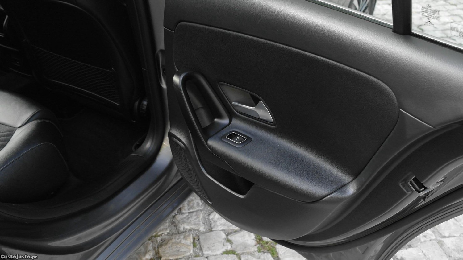 Mercedes-Benz A 180 d Progressive — fotografia 9