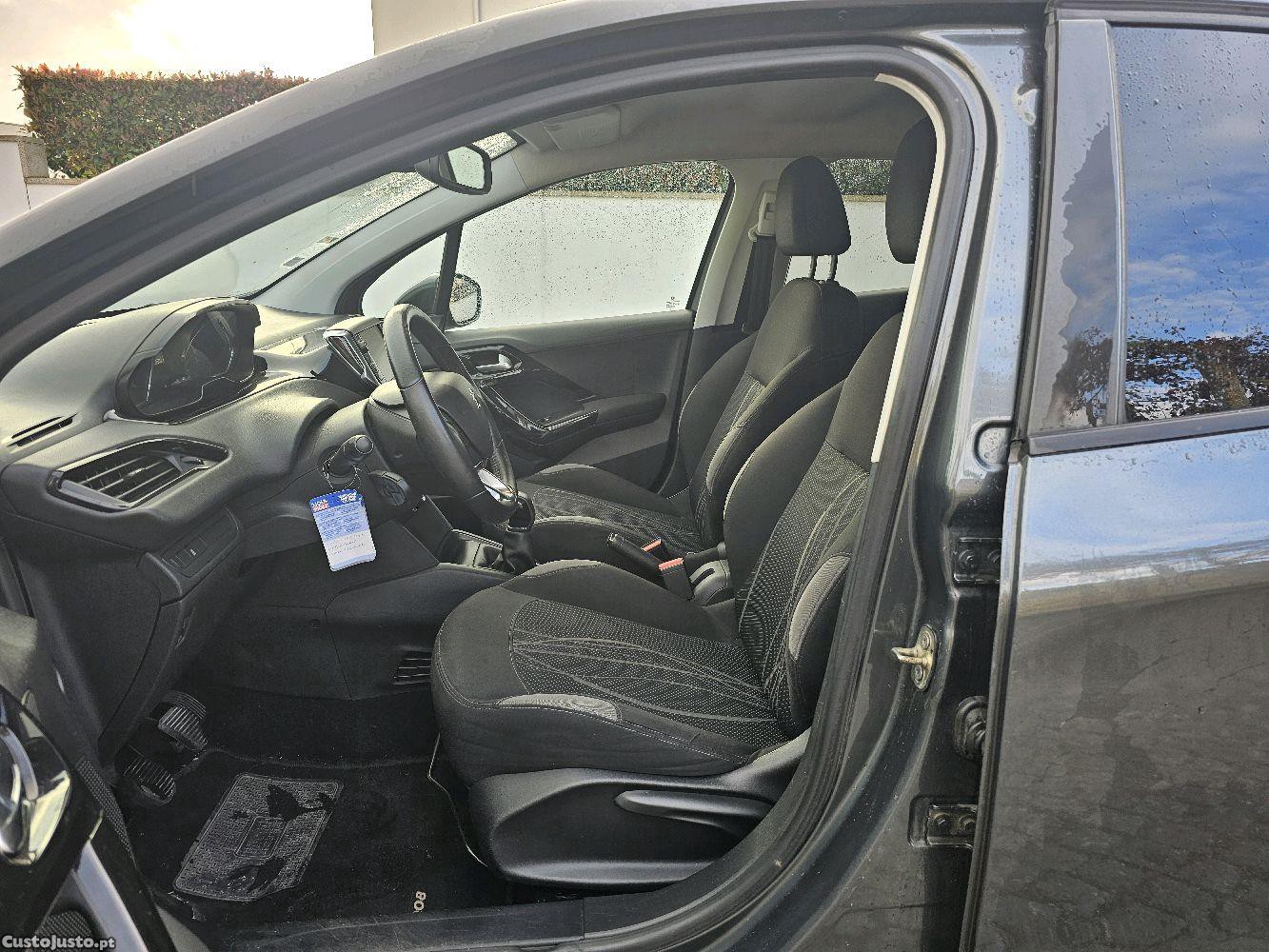 Peugeot 208 1.2 Active — fotografia 4