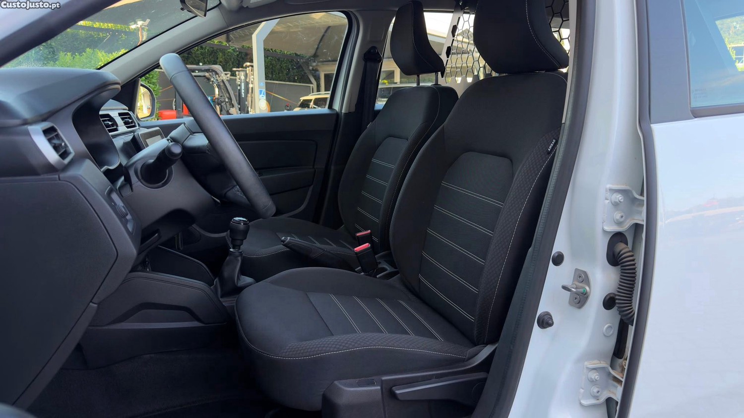 Dacia Duster 4X42 LUGARES — fotografia 16
