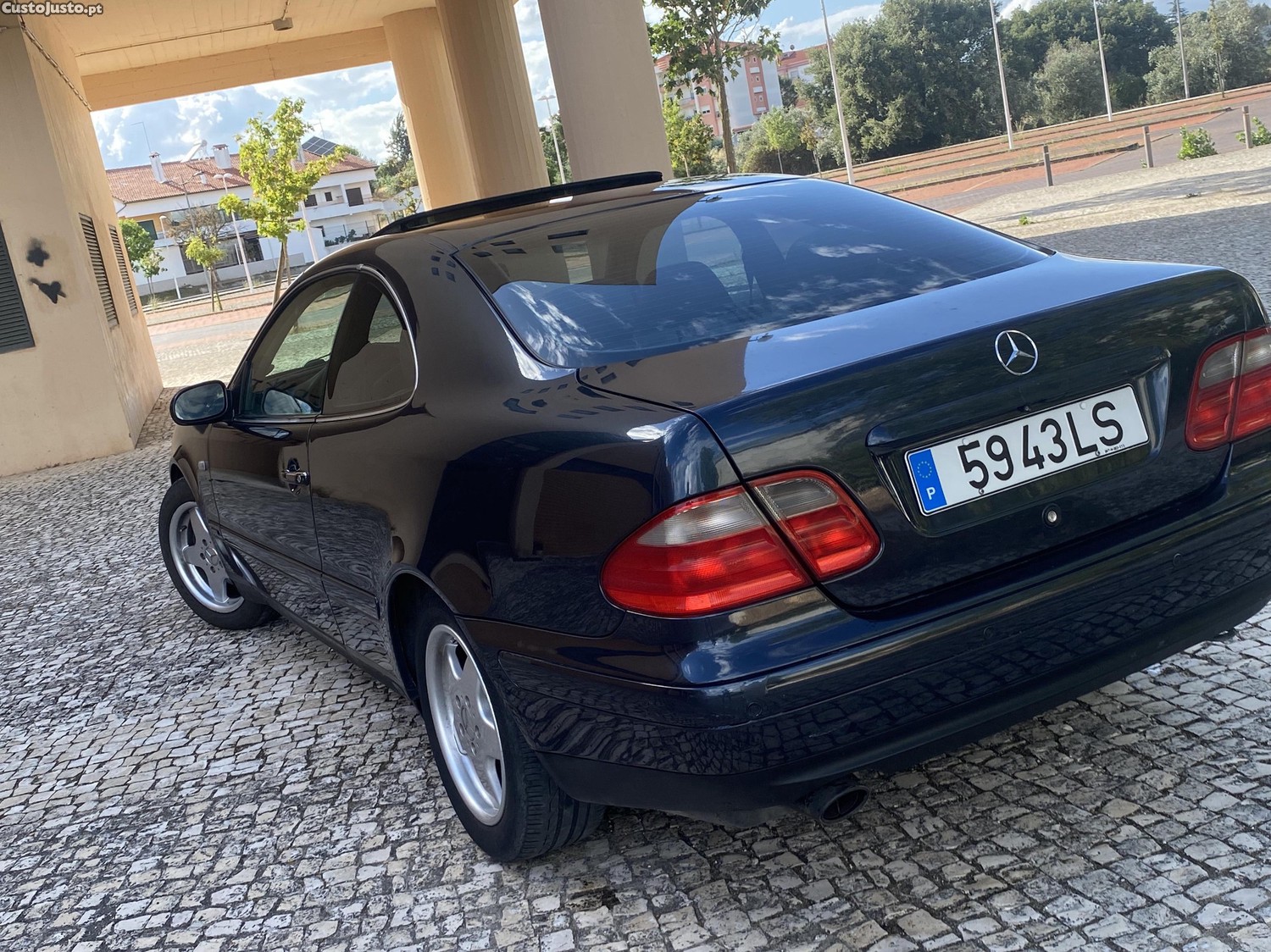 Mercedes-Benz Classe CLK Gpl manual — fotografia 9
