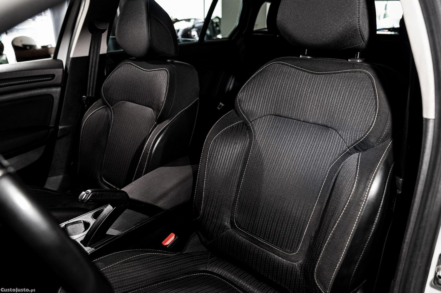 Renault Mégane Sport Tourer 1.5 dCi Limited EDC — fotografia 8