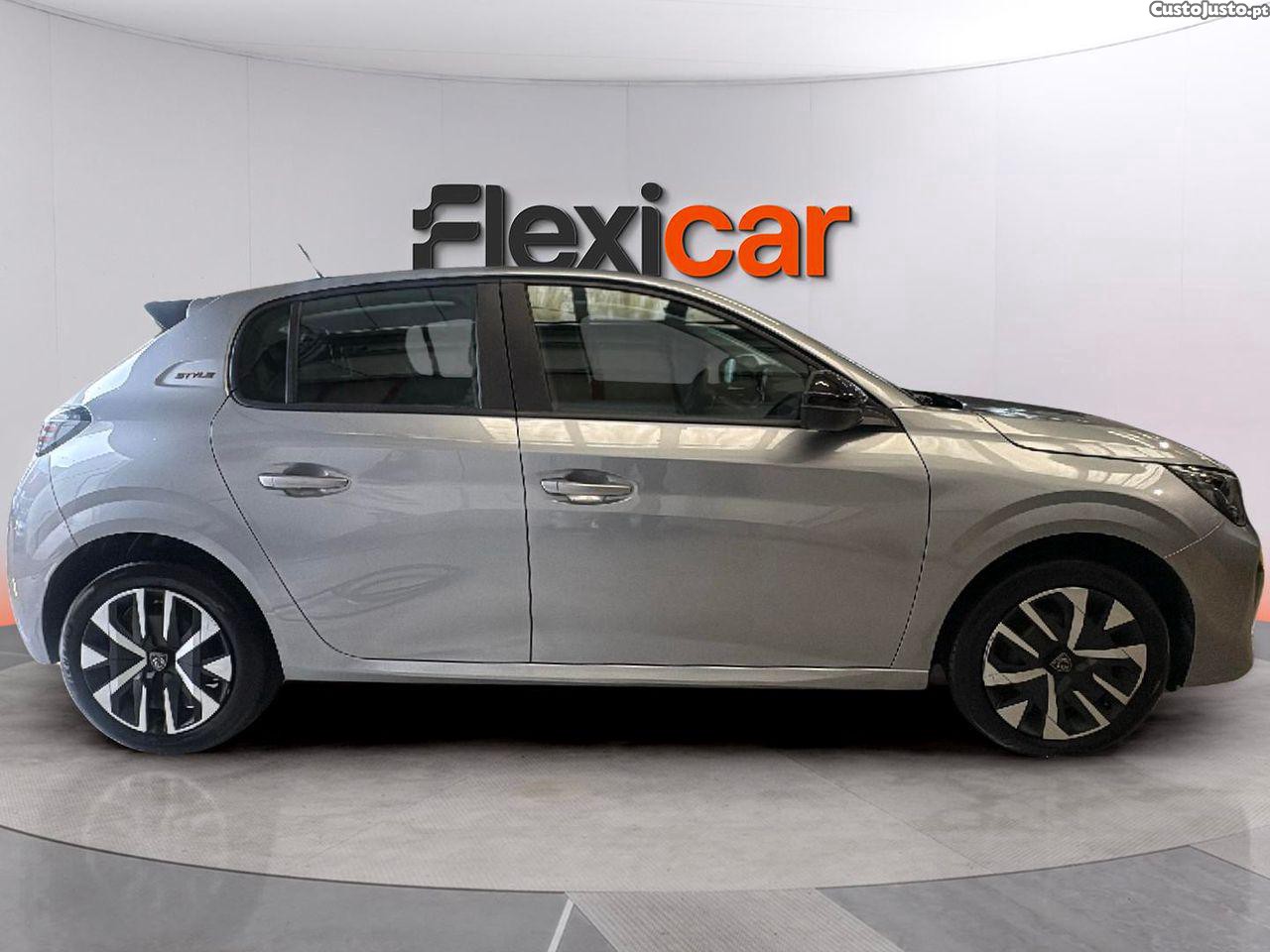 Peugeot 208 1.2 Hybrid Style e-DCS6 — fotografia 9