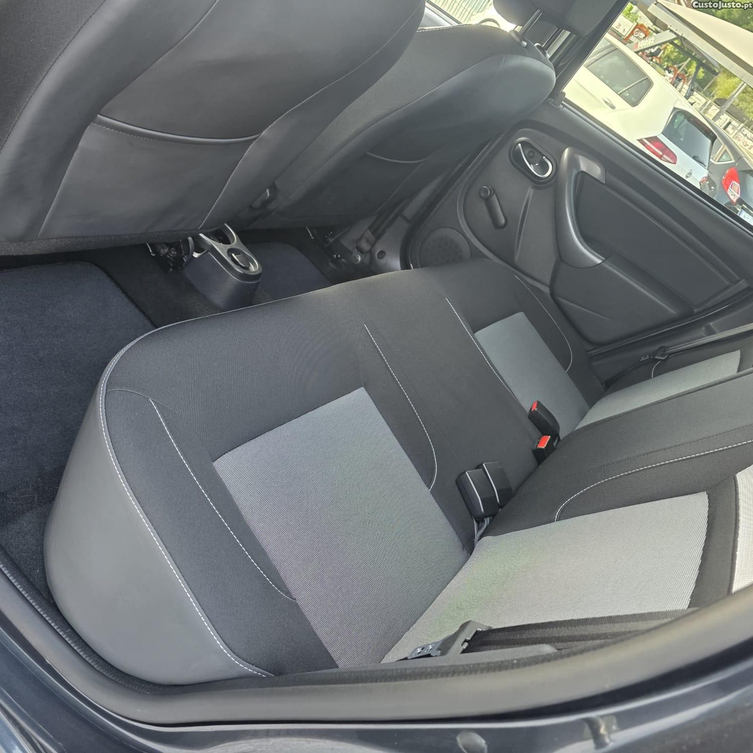 Dacia Duster 1.2 TCe SL Black Shadow — fotografia 18