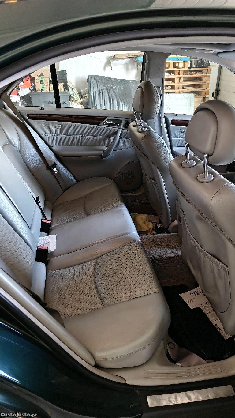 Mercedes-Benz C 220 CDI — fotografia 2