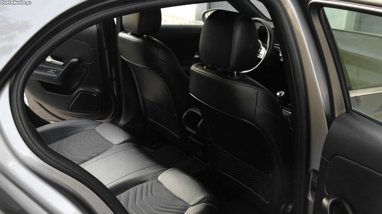 Mercedes-Benz A 180 d Progressive — fotografia 8