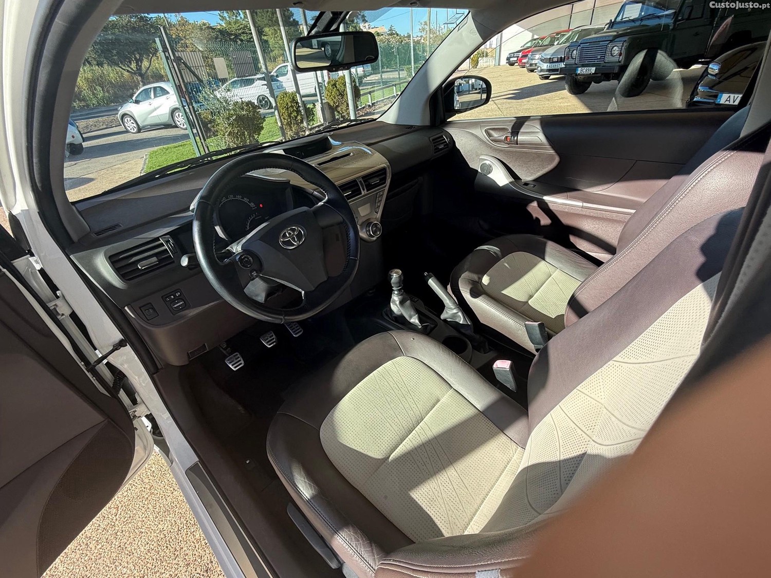 Toyota iQ 1.0 VVT-i 2 EP — fotografia 6