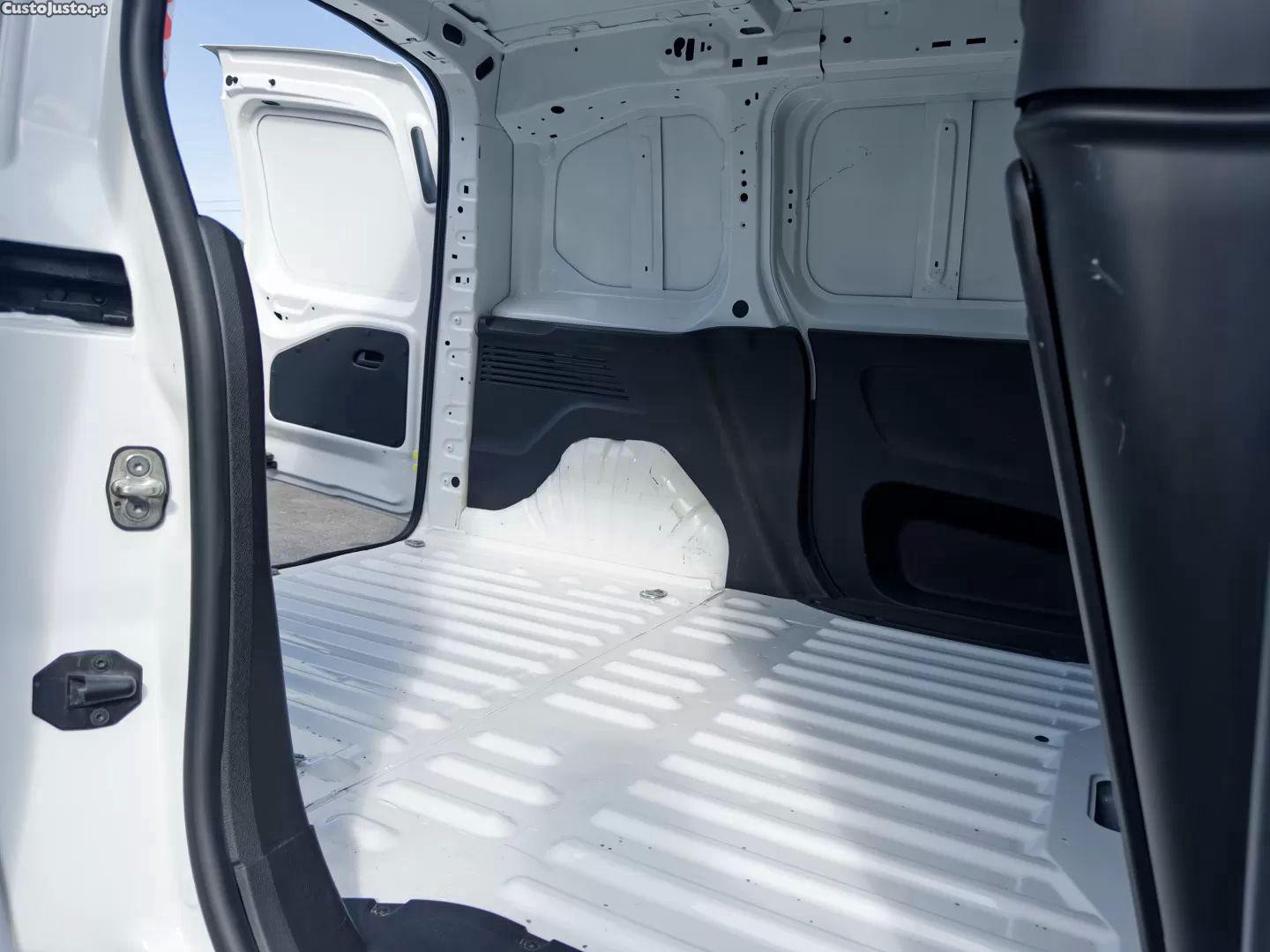 Peugeot Partner Premium l1 — fotografia 12