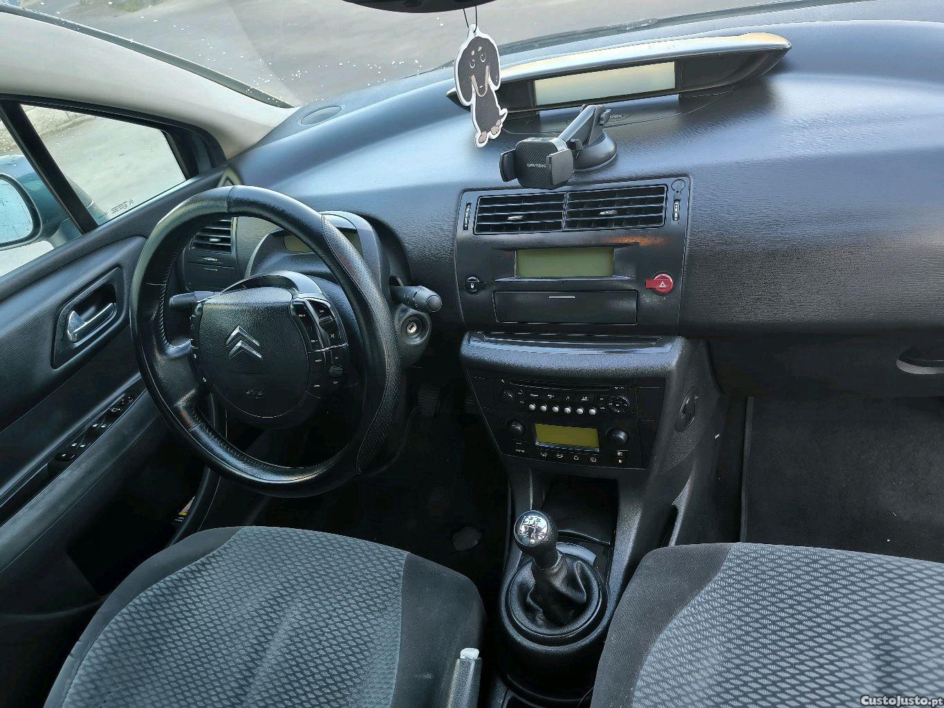 Citroën C4 HDI 1.6 110cv — fotografia 4