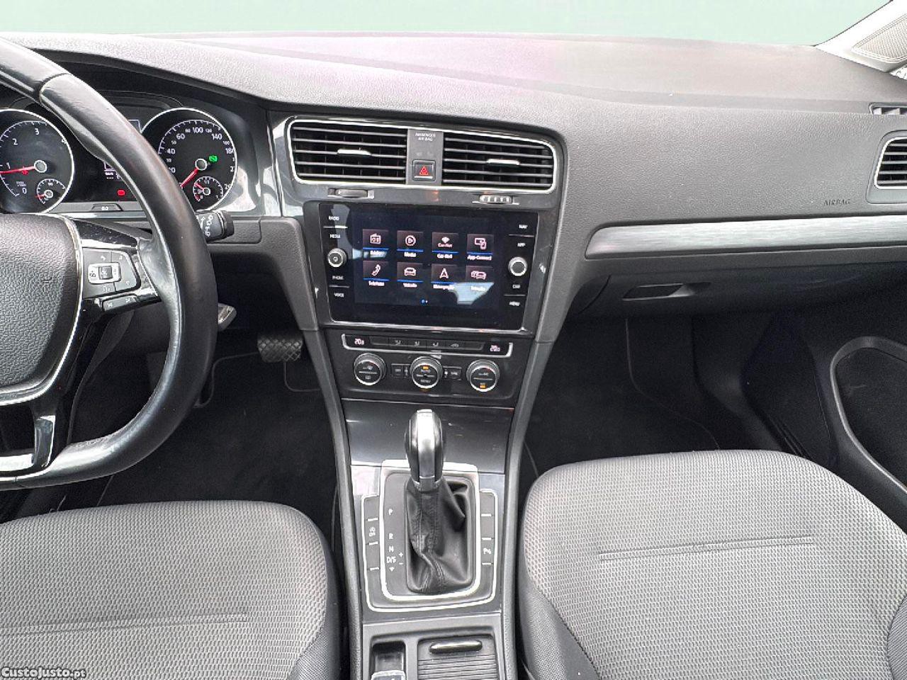 Volkswagen Golf Variant 1.6 TDi Confortline DSG — fotografia 5