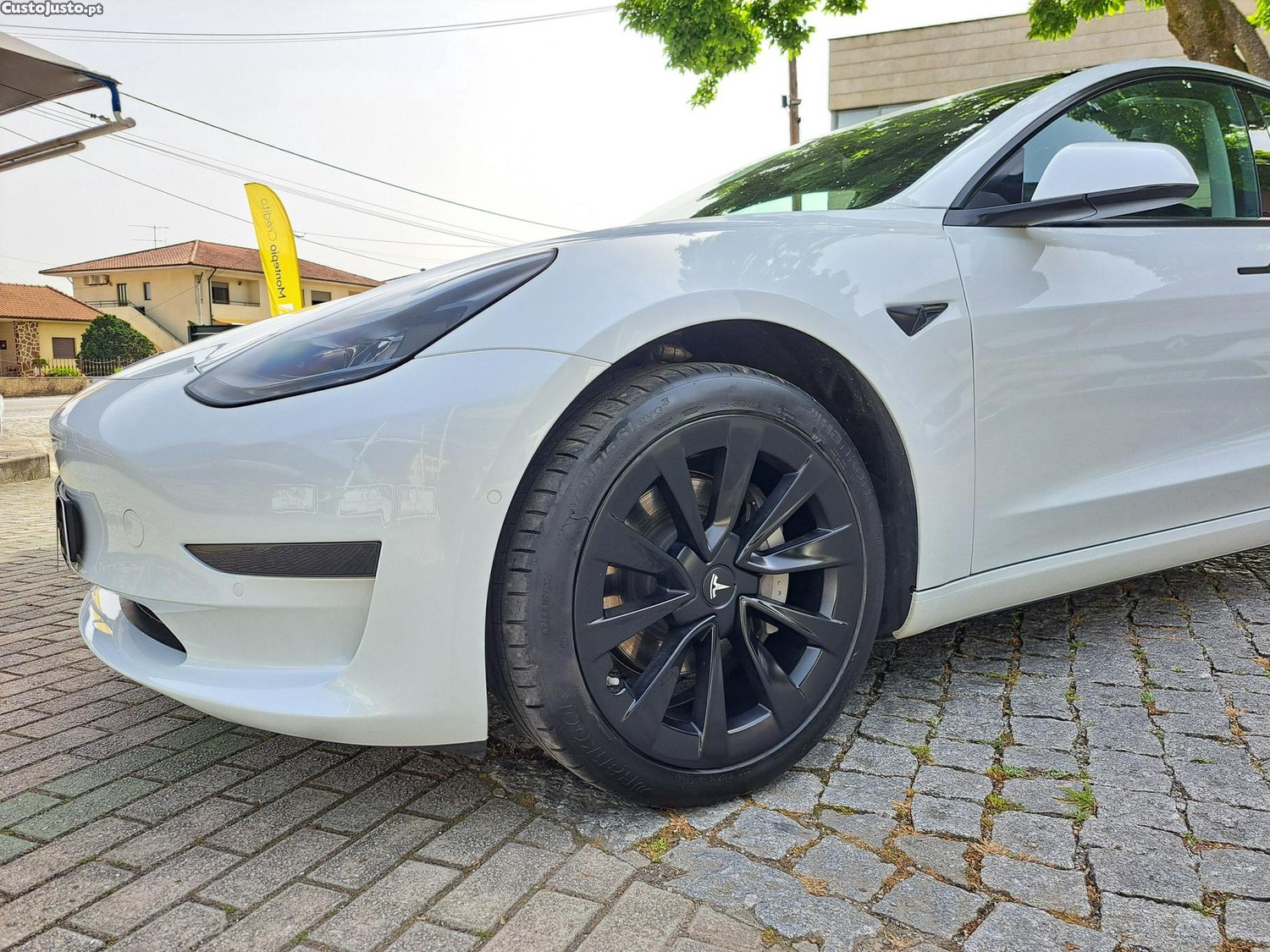 Tesla Model 3 Standard RWD Plus — fotografia 4