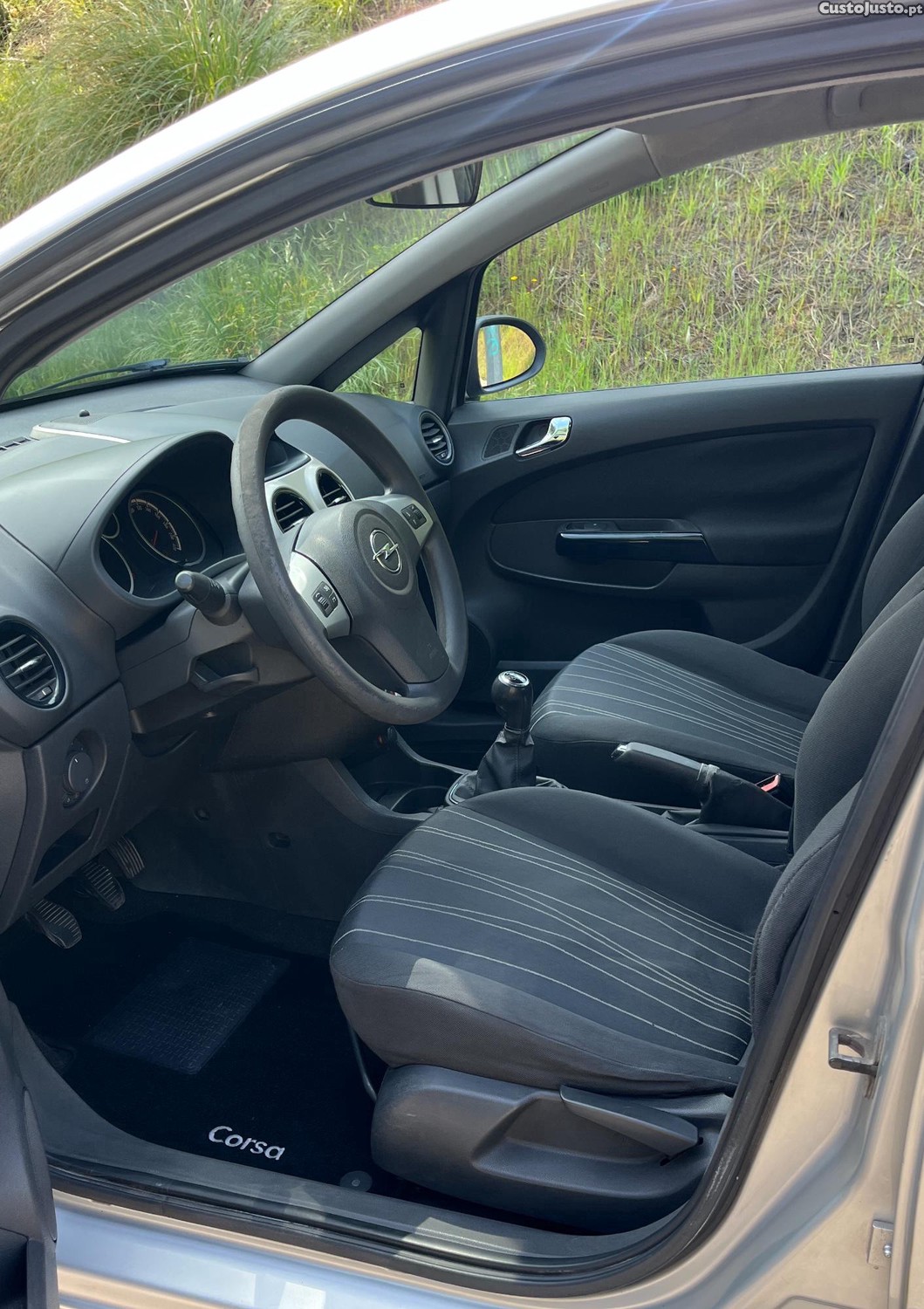 Opel Corsa 1.3 cdti Enjoy — fotografia 3