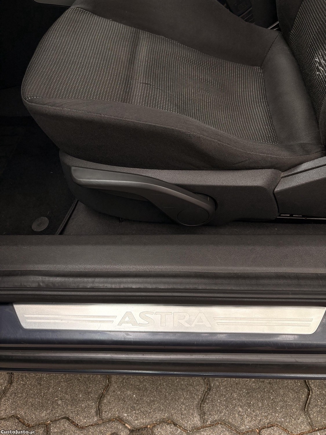 Opel Astra GTC — fotografia 3