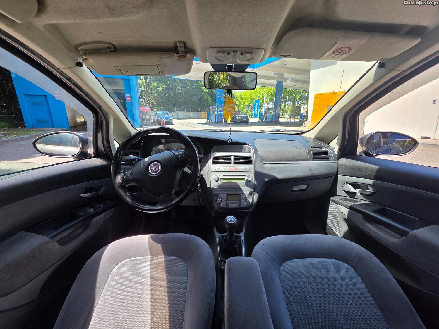 Fiat Linea 1.3 Multijet impecável — fotografia 5